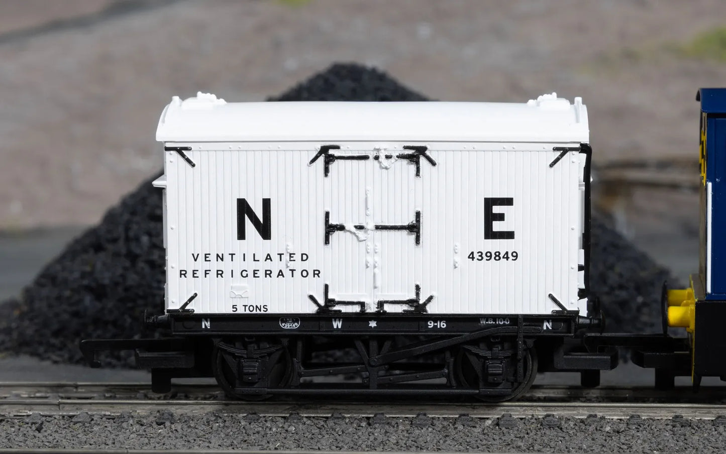 Hornby R60350 RailRoad: Refrigerator Van
