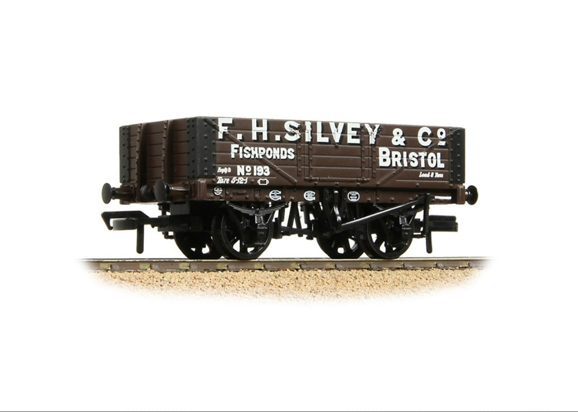 Bachmann Branchline 5 Plank Wagon Wooden Floor 'F. H. Silvey & Co.' Brown