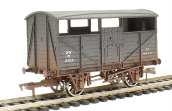 Dapol 4F-020-004 4-wheel cattle wagon in GWR grey - 13824 - weathered