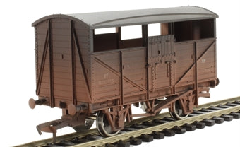 4F-020-006 4-wheel cattle wagon in BR bauxite - B893375 - weathered