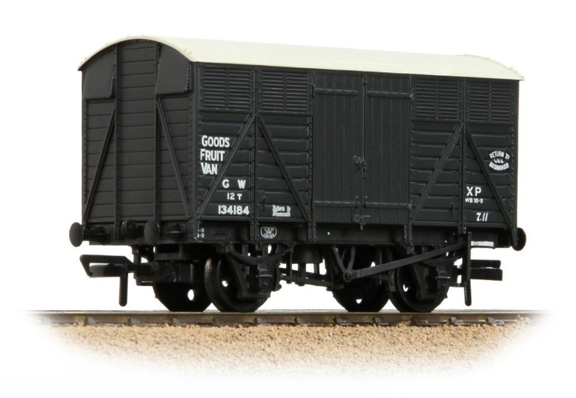 Bachmann Branchline GWR 12T Fruit Van GWR Grey