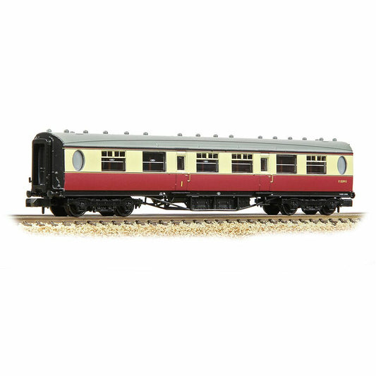 376-226B Graham Farish LNER Thompson Composite Corridor