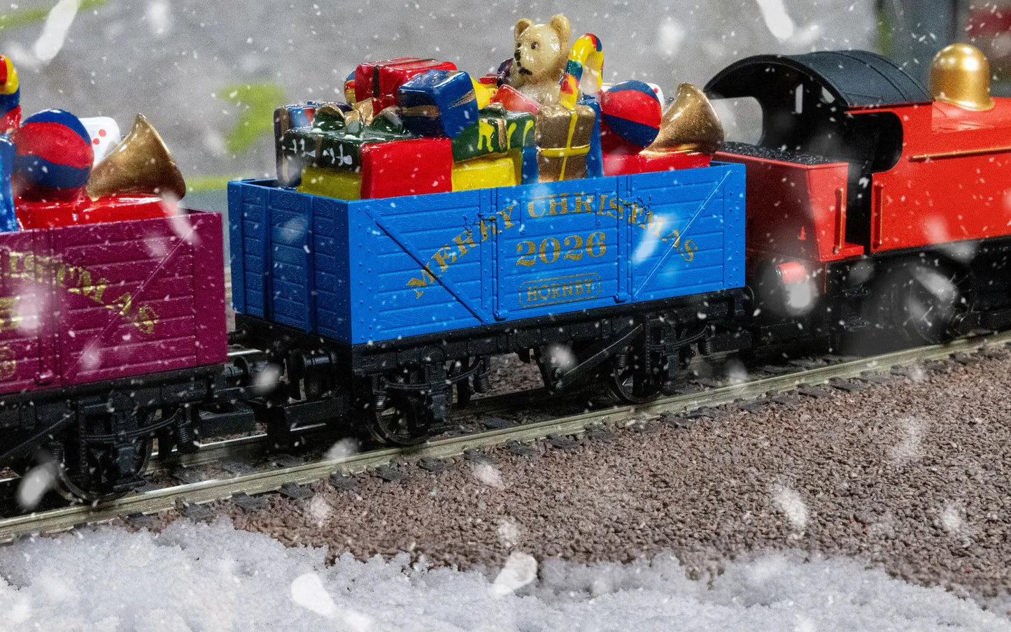 Hornby R60330 2026 Christmas Wagon
