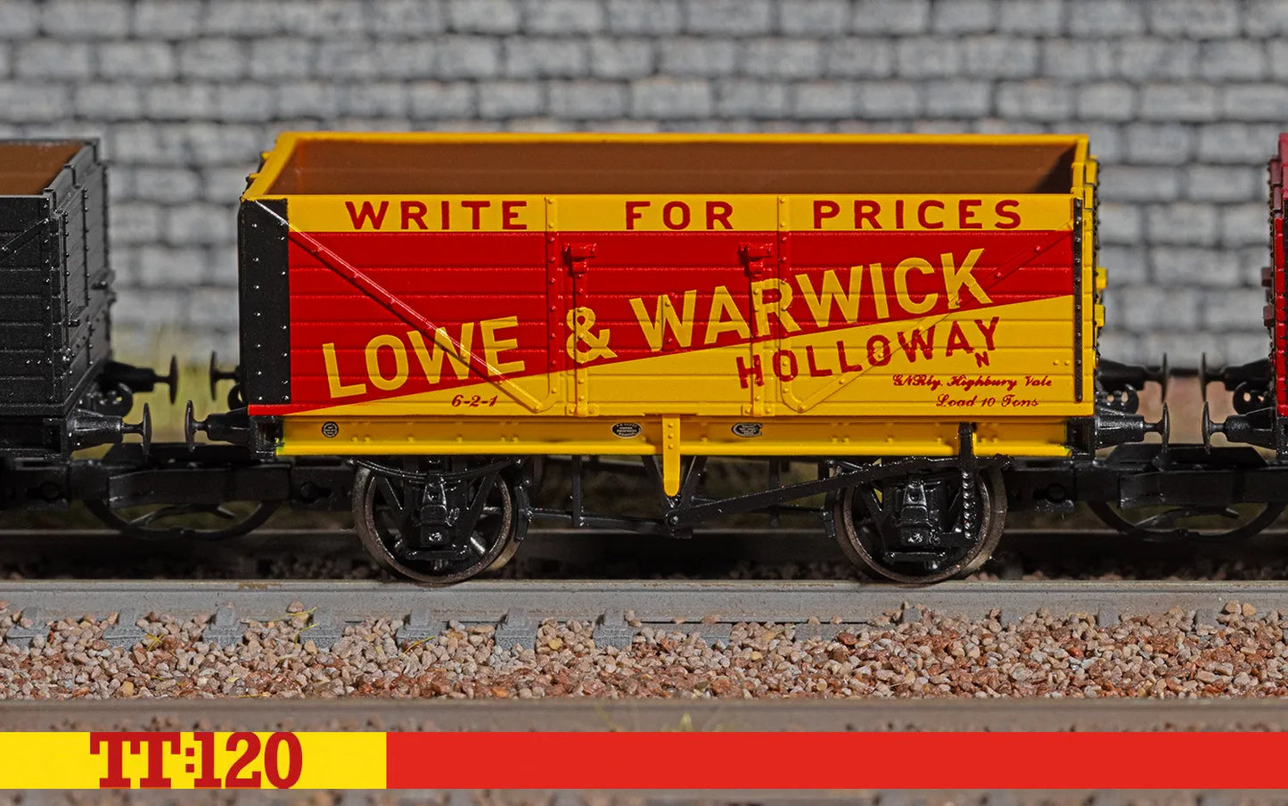 Hornby TT6042 7 Plank Wagon - Triple Pack