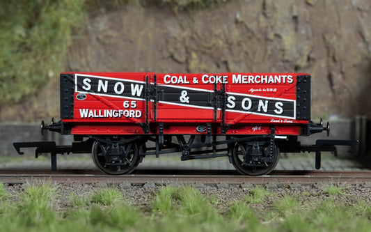 Hornby R60305 Snow & Sons - 5 Plank Wagon - No. 65