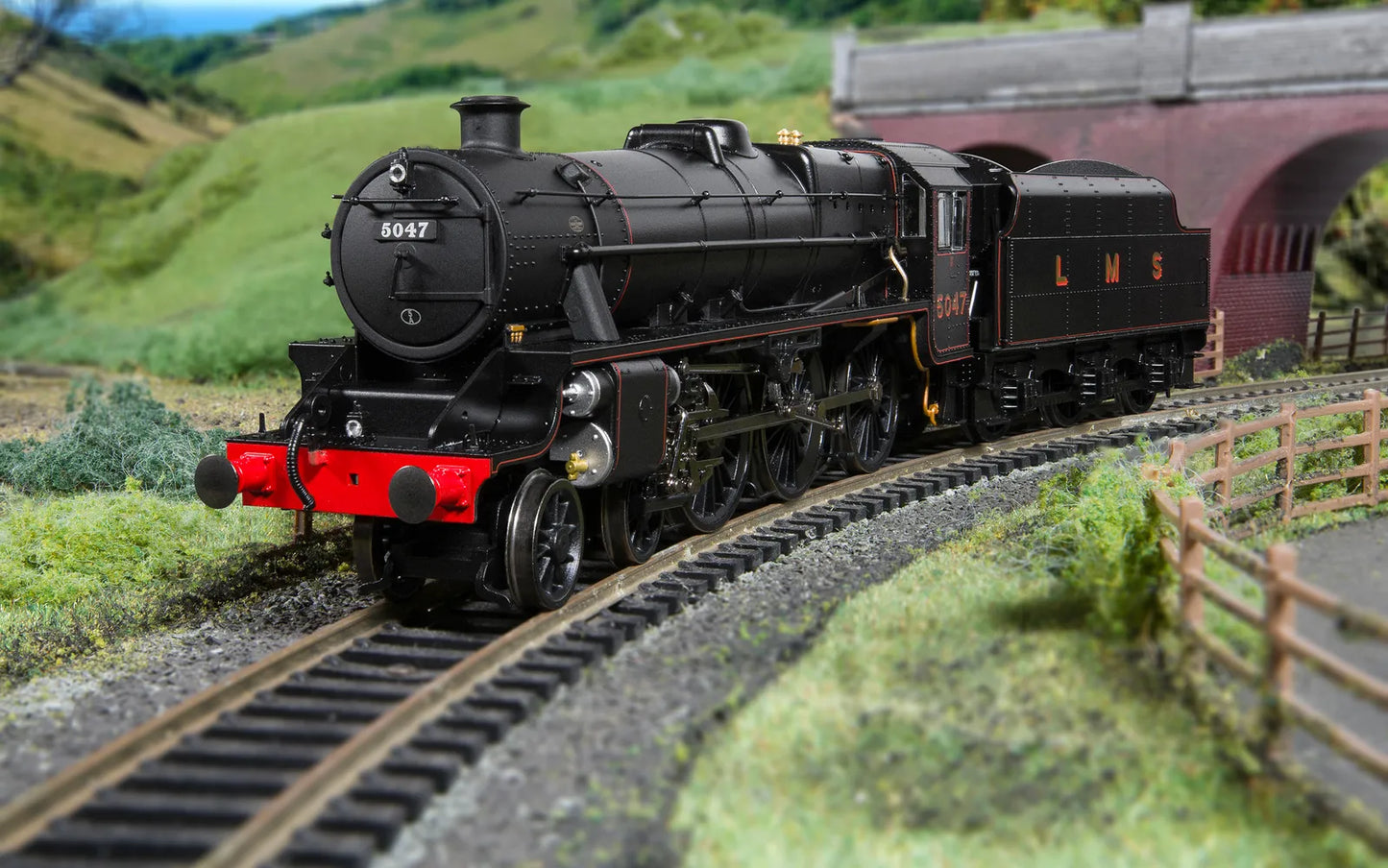 Hornby R30274 LMS - Stanier 5MT 'Black 5' - 5047